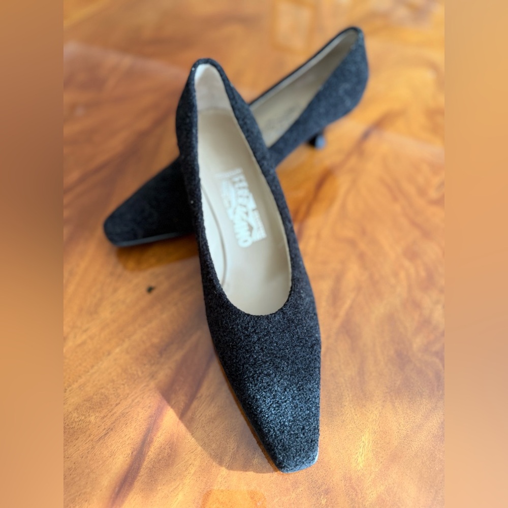 Salvatore Ferragamo Black Textured Buccle Heels made in Italy. Size 10.5